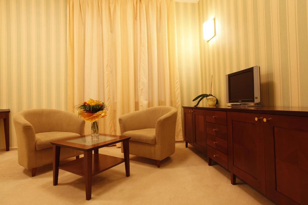 Hotel Sandor Pavillon Piestany Ruang foto