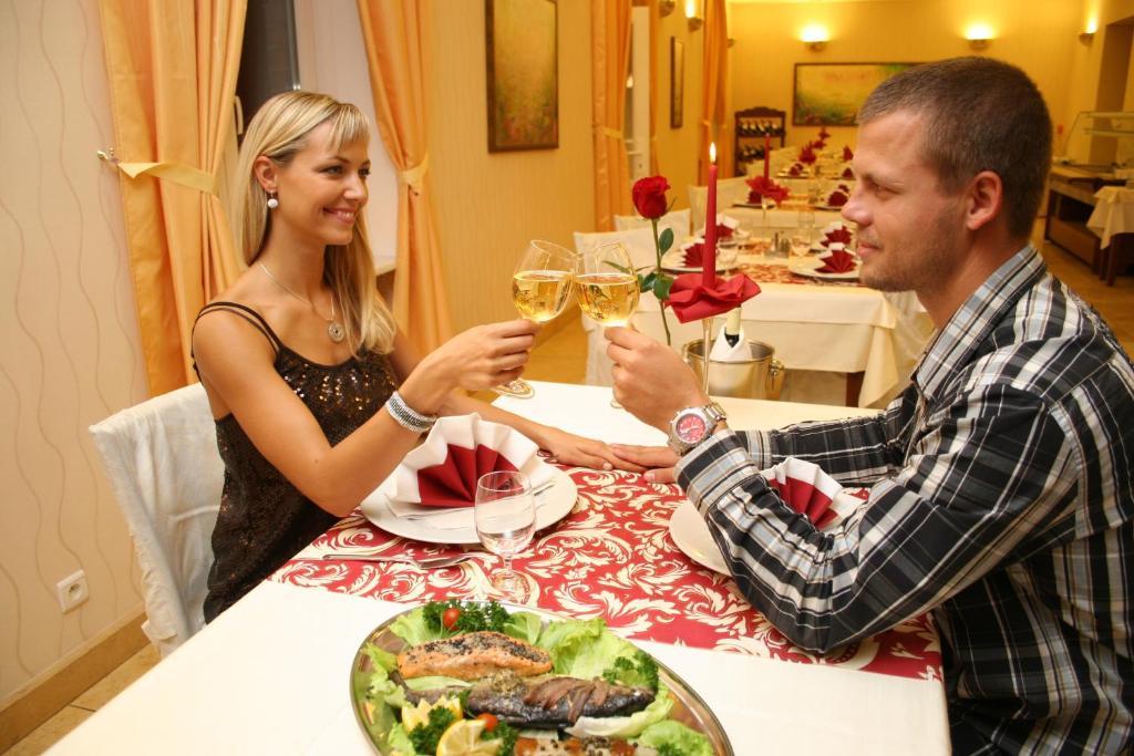 Hotel Sandor Pavillon Piestany Bagian luar foto