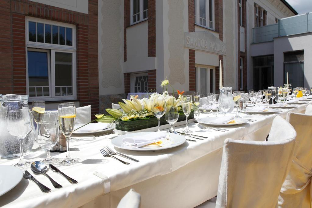 Hotel Sandor Pavillon Piestany Bagian luar foto