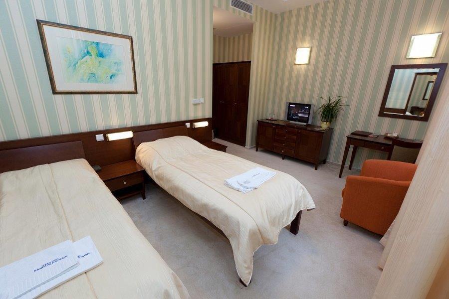 Hotel Sandor Pavillon Piestany Bagian luar foto